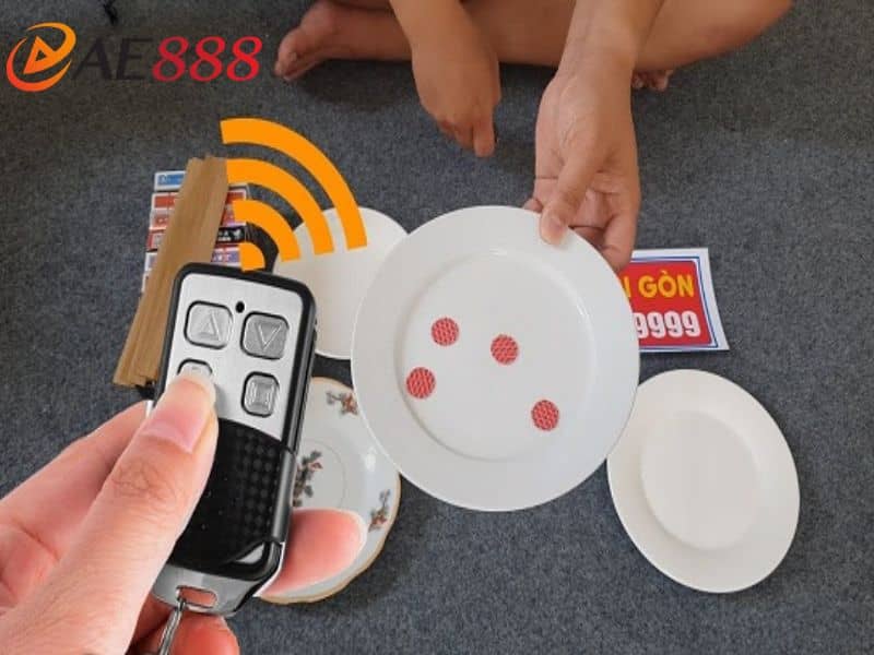 Đĩa điều khiển bịp tài xỉu có thể điều chỉnh xúc xắc theo ý muốn Đĩa điều khiển bịp tài xỉu có thể điều chỉnh xúc xắc theo ý muốn