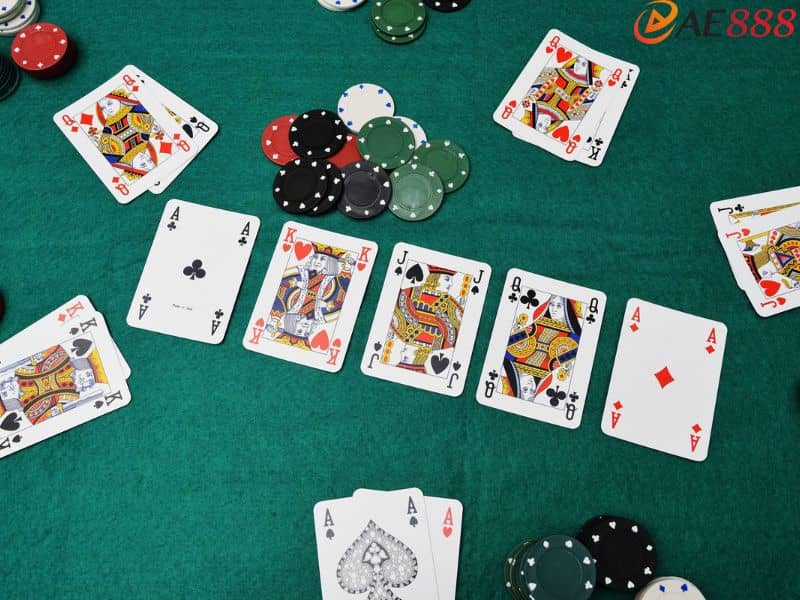 Poker online là hình thức chơi bài trực tuyến mà không cần tới casino Poker online là hình thức chơi bài trực tuyến mà không cần tới casino
